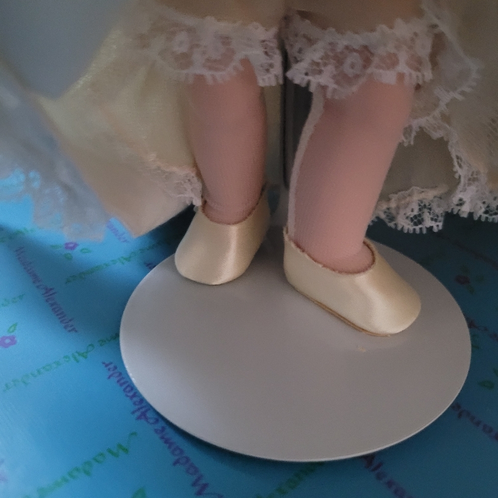Madame Alexander Bride 8 Inch American Collection Doll With Box And Tags 337 - Picture 5 of 11